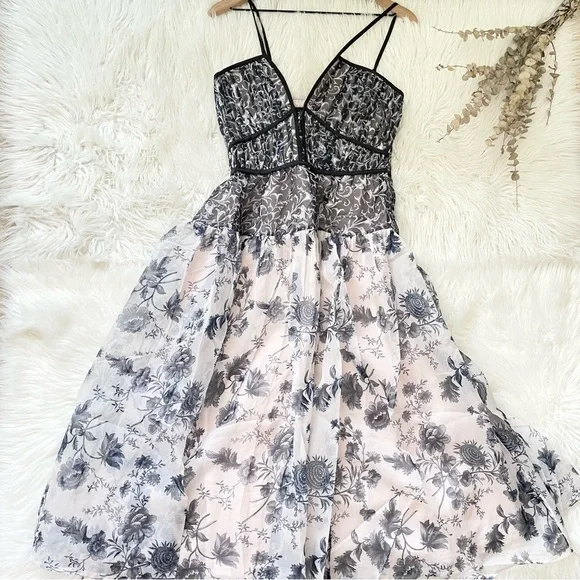 Anthropologie Halter Dress Black White V Neck Medium Midi NWT - Picture 8 of 16